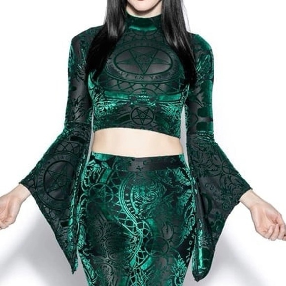 Blackcraft Cult Tops - Black craft cult emerald green velvet burn out top with bell sleeves. Size L.